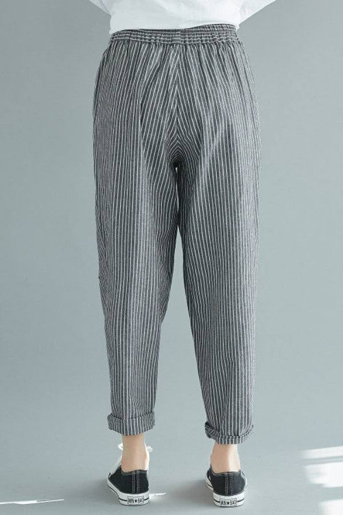 High waist striped chic comfort pants in soft polyester with a versatile, wrinkle-free design