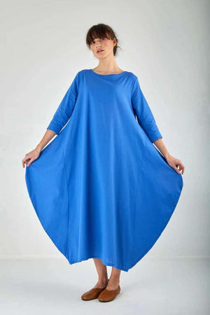 Oversized bohemian maxi dress in blue with long sleeves and loose fit