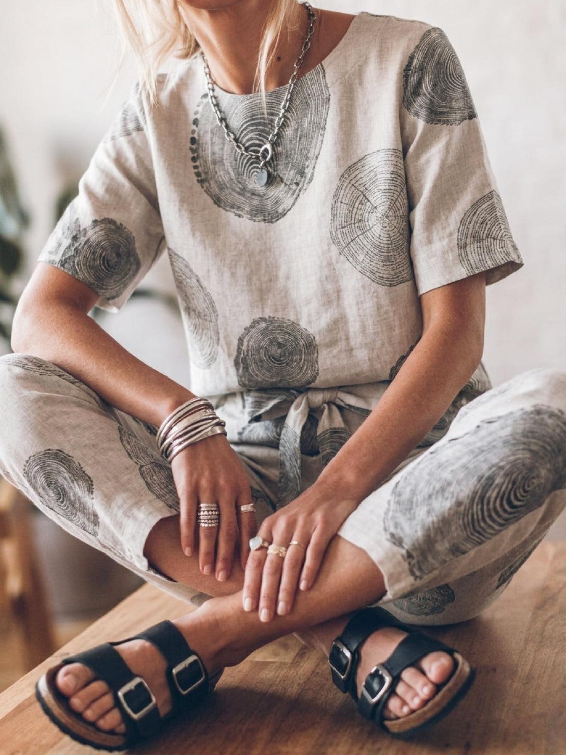 cotton-linen set relaxed short-sleeve top and straight-leg pants in breathable monochrome fabric