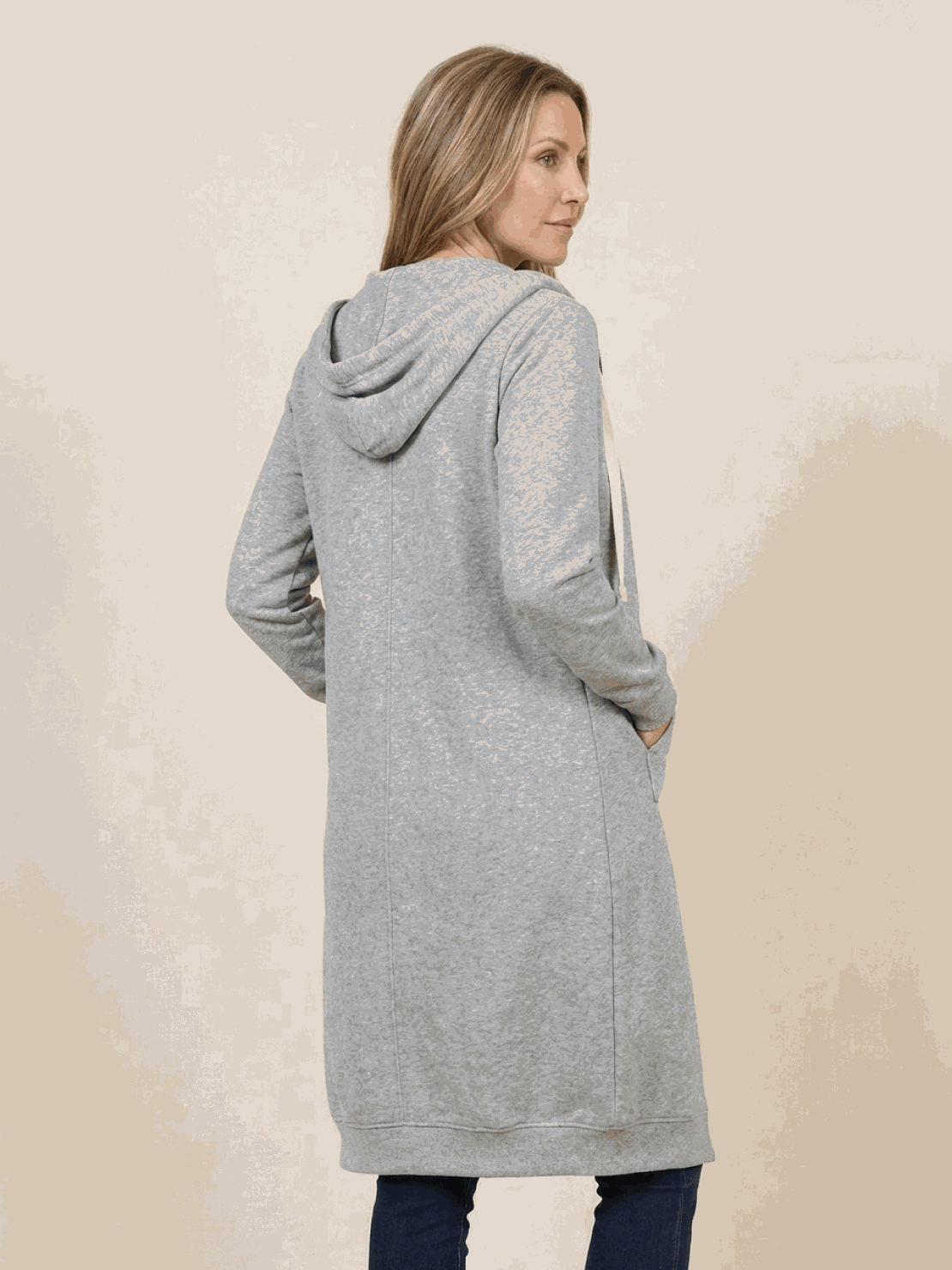 Oversized long zip sweatshirt hoodie with fleece lining and drawstring hood for casual warmth