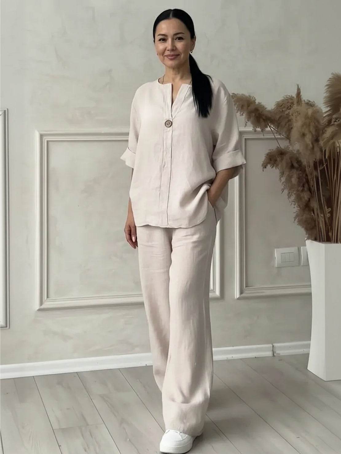 Pure linen two-piece casual comfort set with breathable fabric and elegant design
