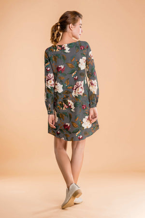 Women’s linen shift dress with all over floral print and long sleeves, relaxed fit, casual style