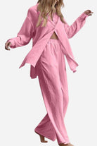 Pink cotton-linen two-piece set with loose fit and breathable fabric