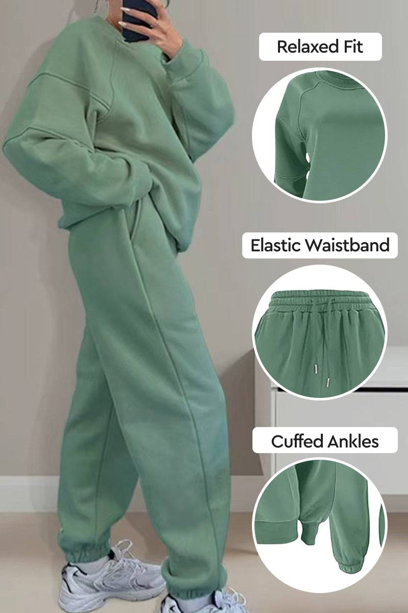 Comfy Chic Tracksuit in green with relaxed fit, elastic waistband, and cuffed ankles, perfect for casual wear and lounging.