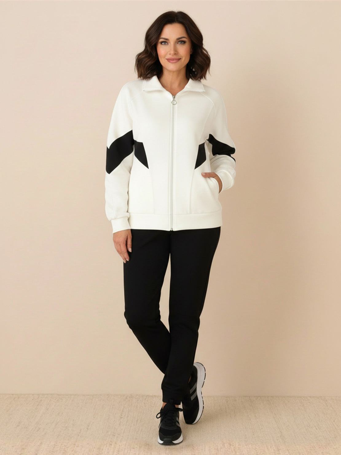 Colorblock Comfort Tracksuit with contrast panels and relaxed fit in wrinkle-resistant polyester