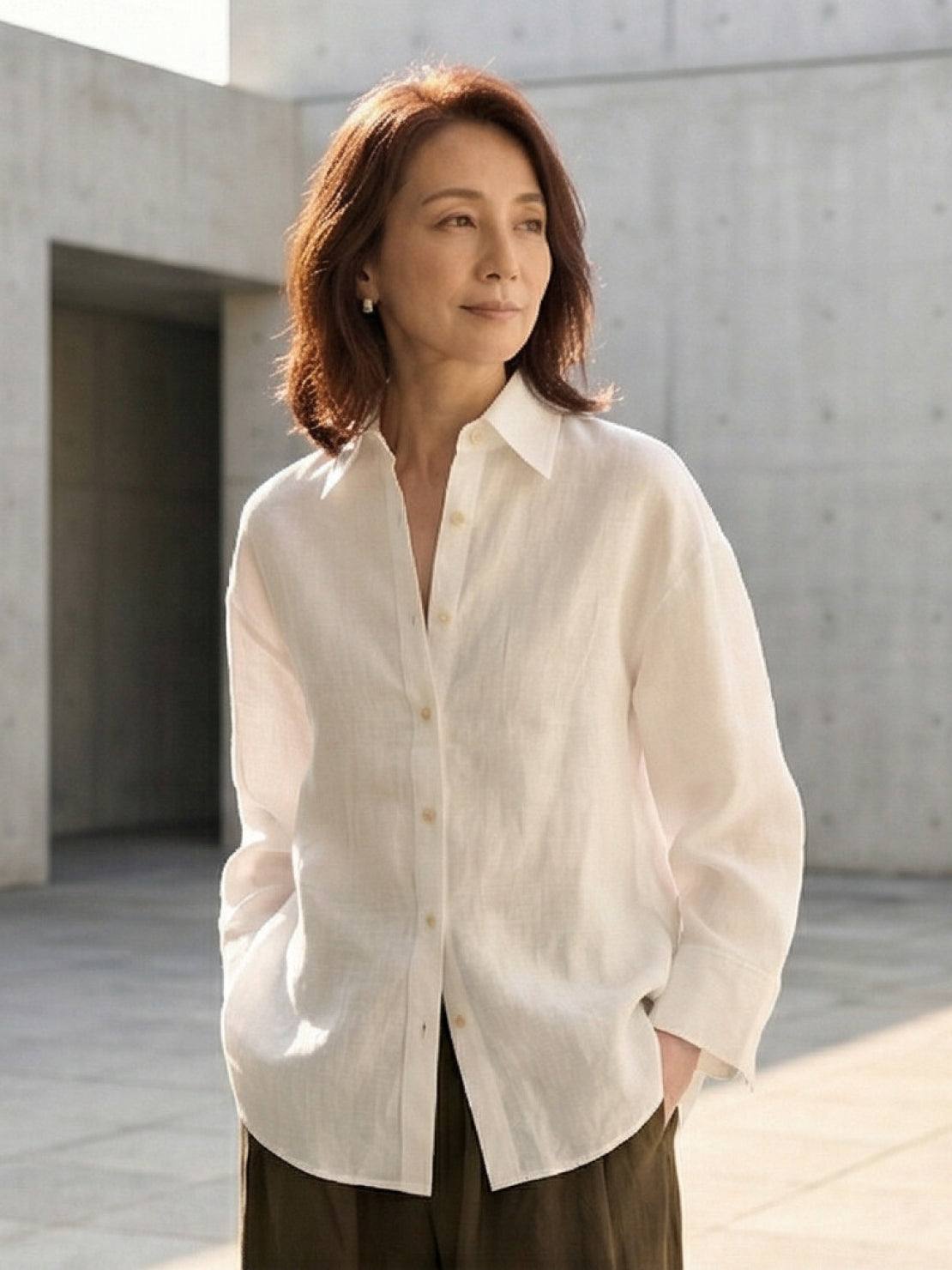 100% linen dropped-shoulder shirt with oversized fit and side slits