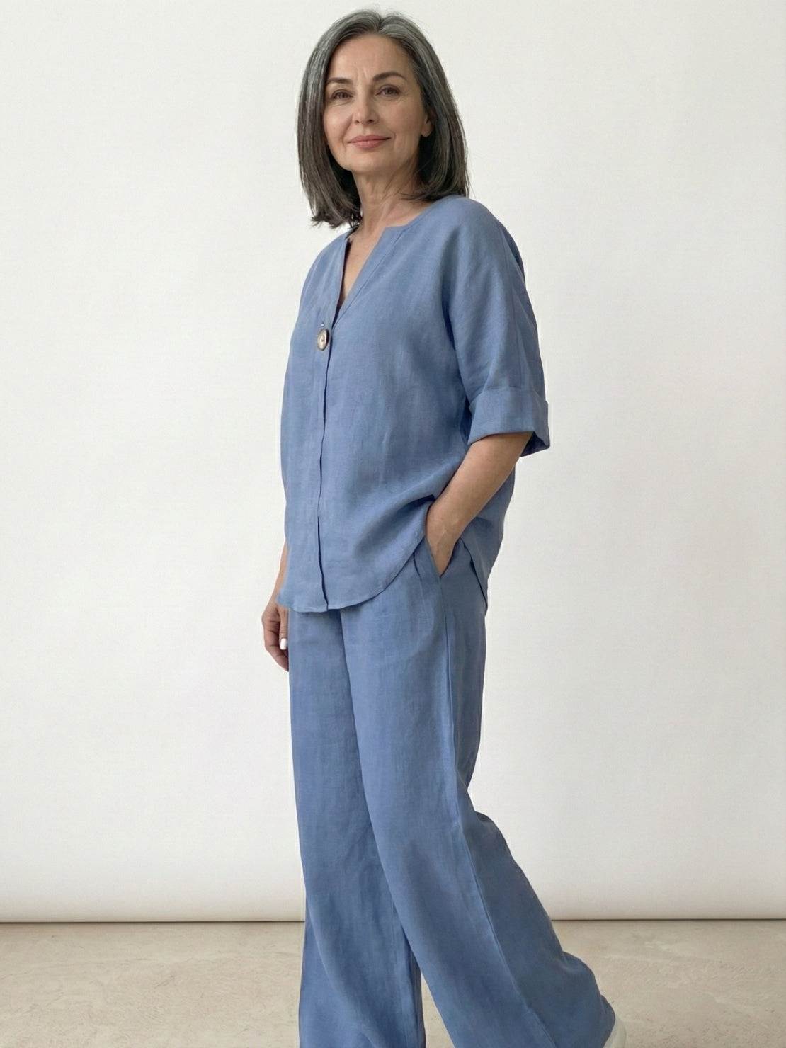 Pure linen two-piece casual comfort set in breathable fabric with one-button closure